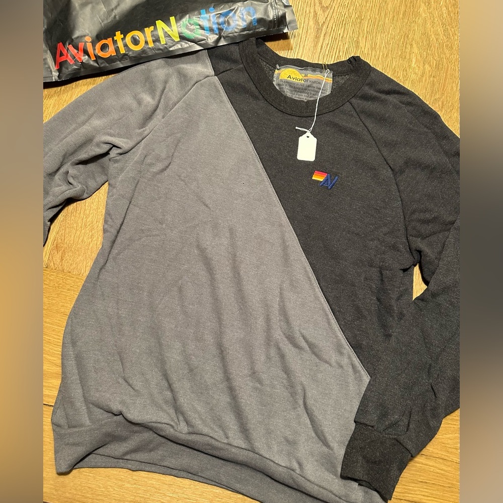 ✨NEVER WORN✨ Aviator Nation Sweatshirt